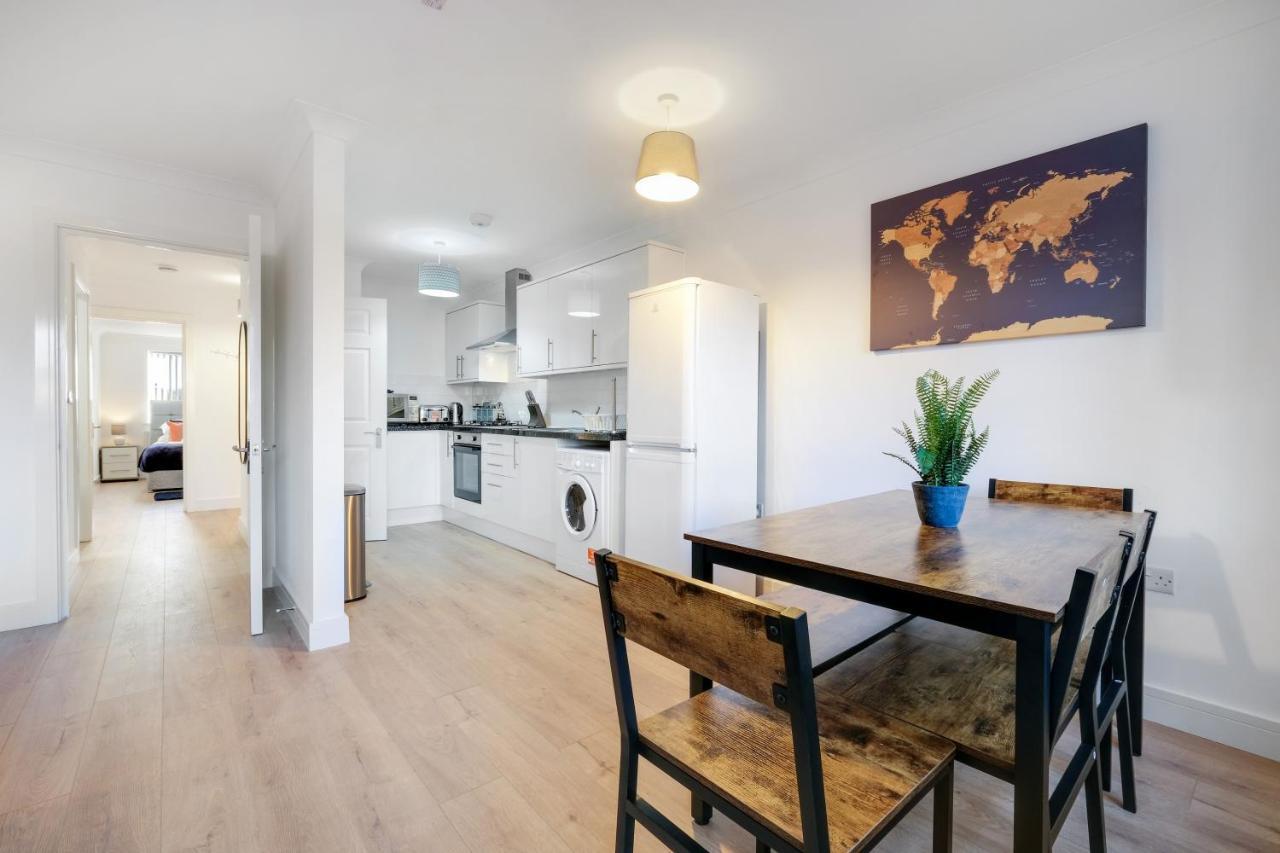 Apartment Pinewood Studios, Iver Heathrow 1 & 2 Bedroom With Parking By Arista Living Slough