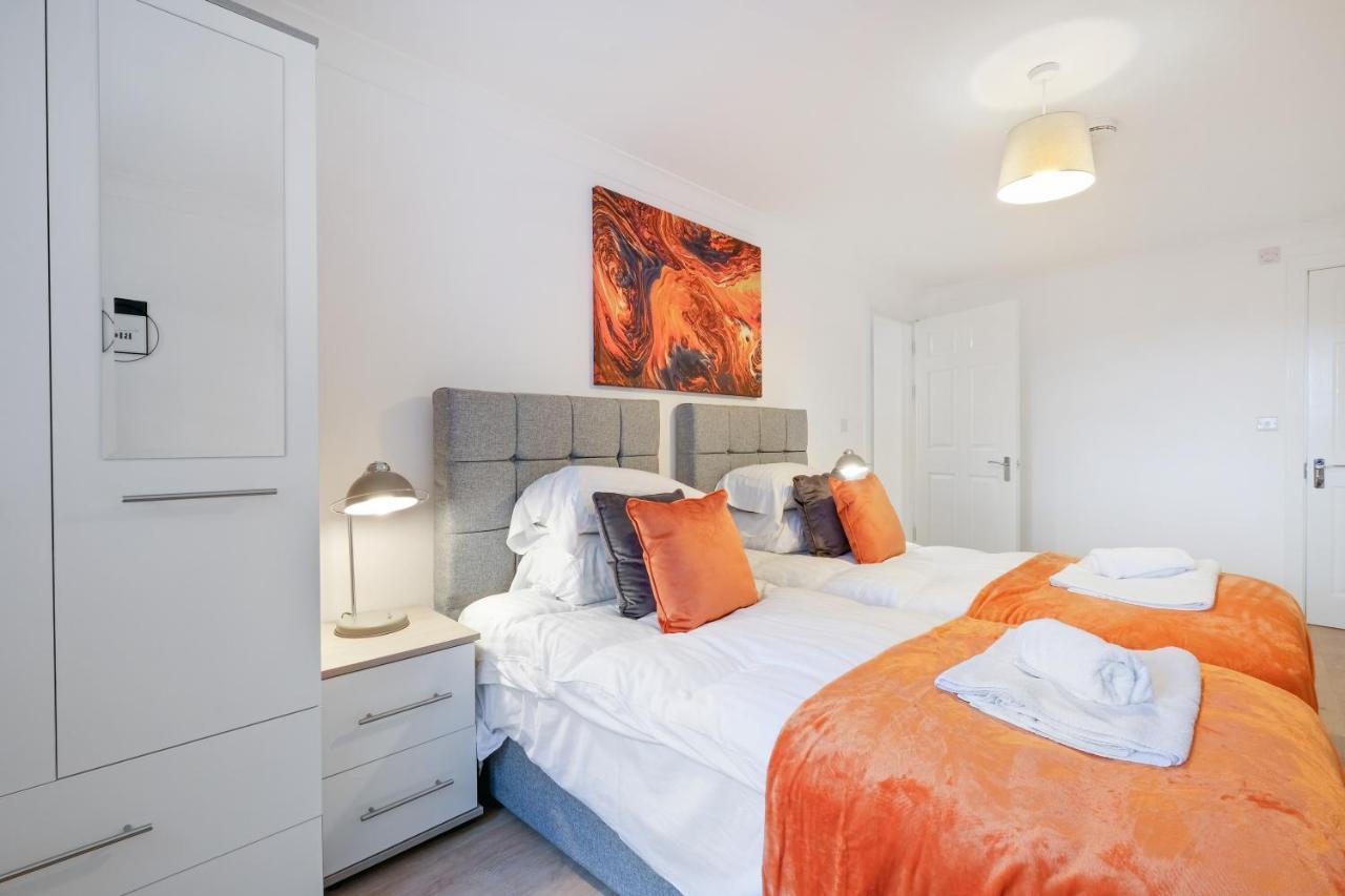 Apartment Pinewood Studios, Iver Heathrow 1 & 2 Bedroom With Parking By Arista Living Slough