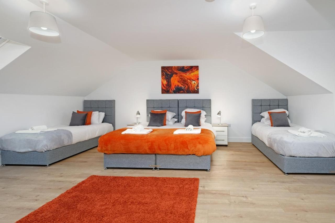 Pinewood Studios, Iver Heathrow 1 & 2 Bedroom With Parking By Arista Living Apartment Slough