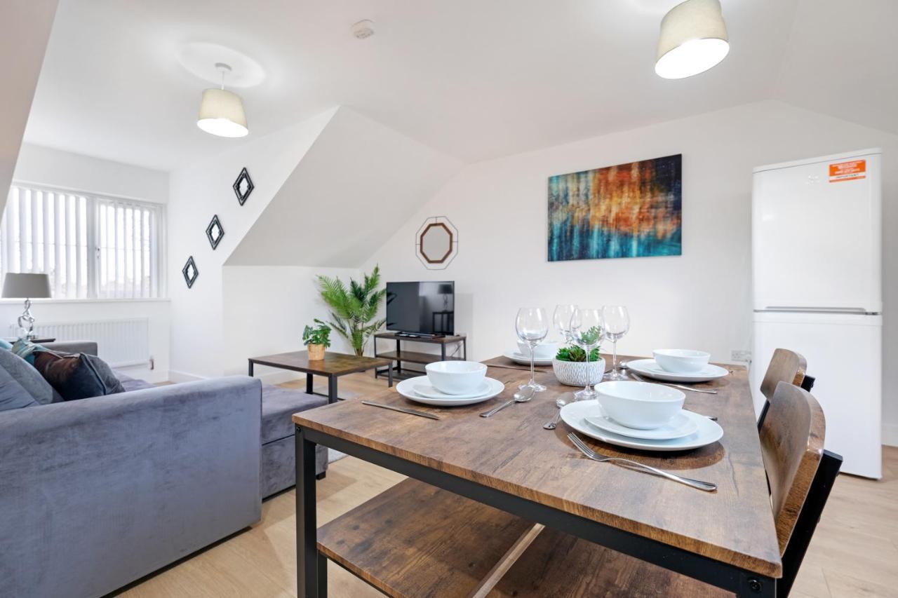 Apartment Pinewood Studios, Iver Heathrow 1 & 2 Bedroom With Parking By Arista Living *